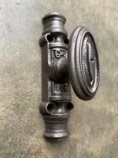 Ancienne crémone de fenetre,en fonte pour tige D16, estampillée G-J