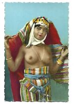 NU  MAURESQUE AUX SEINS NUS