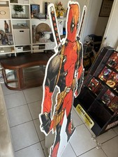 Rare Standee Deadpool Officiel Marvel 2021 – PLV Taille Réelle – Collectible 