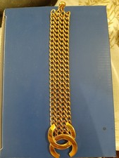 Bracelet CHANEL 4 rangs de maille, plaque d'authenticité 19 x 3 cm, bo 3x2.5 