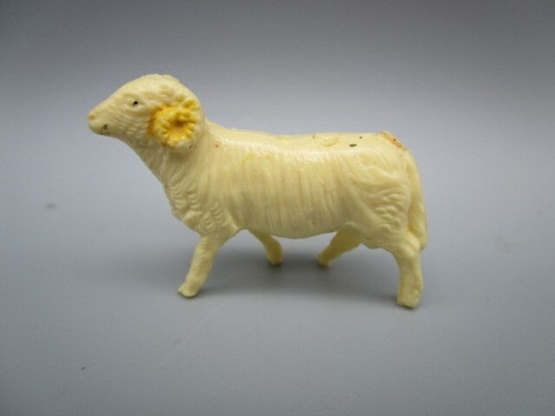Figurine ancienne plastique - ancienne, en