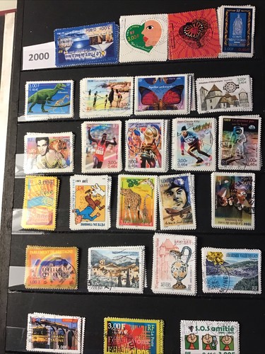 Lot 300 timbres - 300,