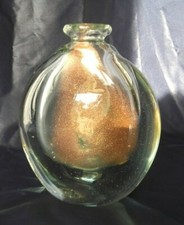 Vase soliflore signé Novaro verre multicouches Pailleté or 