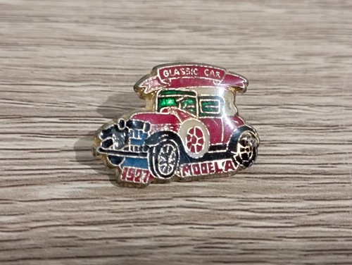 Insigne pin voiture ancienne - pin's,
