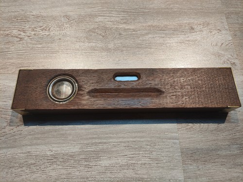 Niveau en bois et - 🏵️,