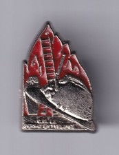 RARE PINS PIN'S .. POMPIER FIRE CASERNE CASQUE FEU LE PERRAY EN YVELINES 78 ~FC