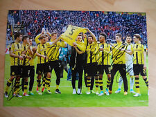 12 joueurs signatures originales de Dortmund sur photo XXL.