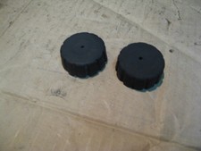 Caoutchoucs de réservoir