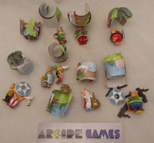 LOT DE FIGURINES KINDER - ASTERIX ET LES ROMAINS 2003