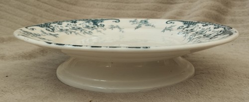 Ancienne assiette sur pied