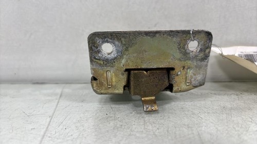 Serrure coffre peugeot 205 - de,
