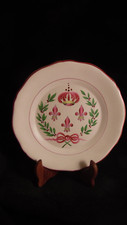 Assiette en faience de Saint Clémént à décor de fleurs de lys
