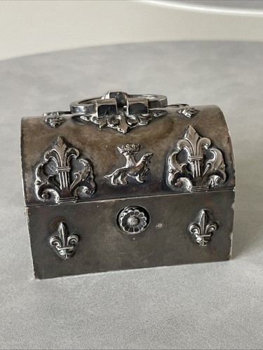Ancienne boîte bijoux - , À