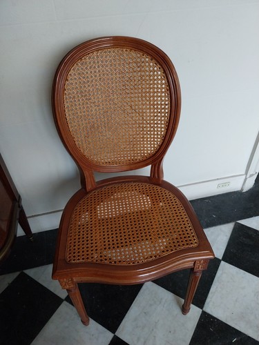 Suite chaises salle à - de,