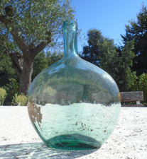 BOUTEILLE DAME JEANNE BOMBONNE ANCIENNE ALCOOL VERRE BULLE FORME ATYPIQUE 1 L
