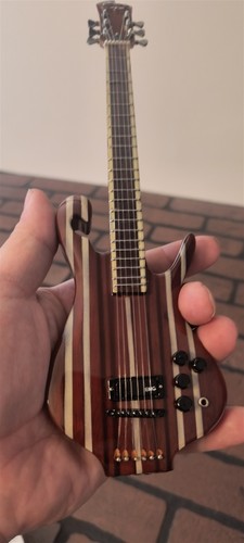 Les claypool réplique de - les,