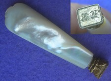 ancien SCEAU CACHET A CIRE chiffré U R manche nacre blanche ANTIQUE WAX SEAL