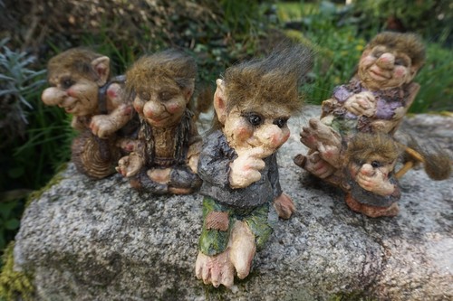 Lot korrigan figurine - ,