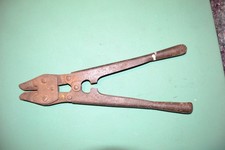 Cisaille barbelés - cisaille,