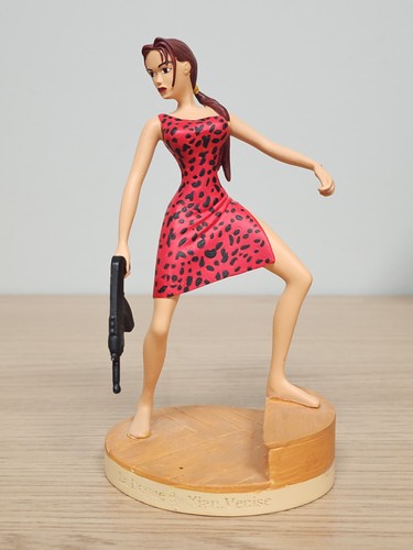 Figurine tomb raider lara - tomb,