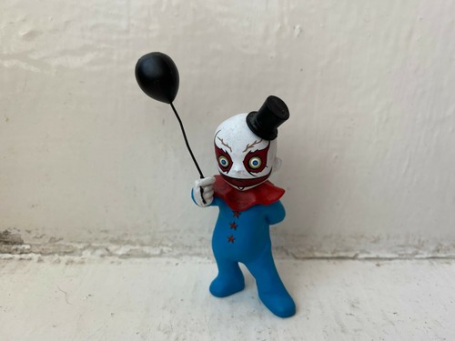 Mezco toyz living dead dolls - living,