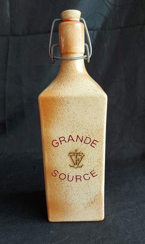Vittel grande source bouteille - source,