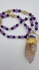Collier Jade Lavande Et Violet Sur Gros Pendentif Améthyste