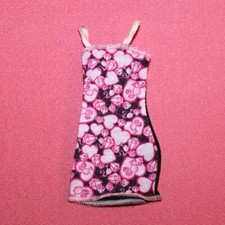 Robe rose et noire cœurs pour