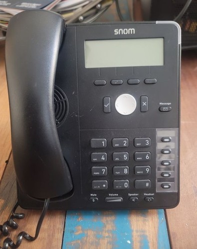 Snom d710 phone voip sip - snom,