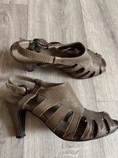 chaussures découvertes à