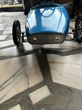 voiture à pédales ancienne