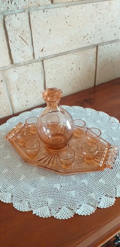 Ancien service liqueur en - service, a