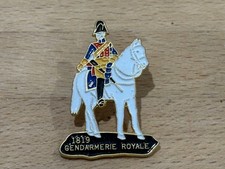 b  PINS PIN CHEVAL HORSE