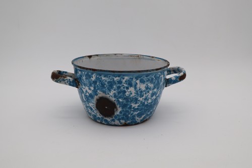 Ancienne casserole tôle - en,