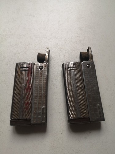 Briquet ancien l - à, l'essence