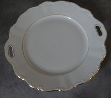 Petit plat Weiden Bavaria West Germany, porcelaine blanche liseré doré. 26 cm