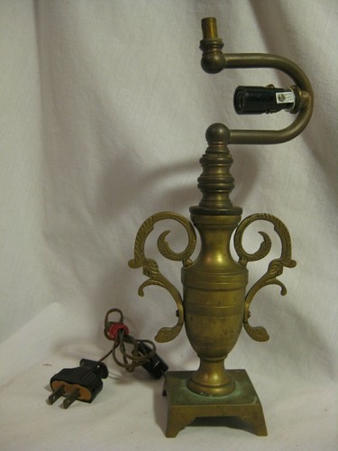 Vintage lamp light footed - vintage,