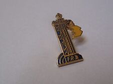 Pin's média / FR3 - fontaine (EGF)