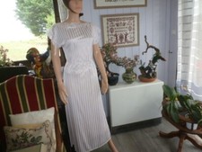 jolie chemise de nuit  vintage  très jolie dentelle  taille  40   ref  19M190