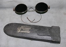 ancienne paire lunette solaire ronde en acier  19ème et étui en cuir noir