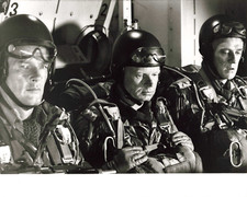 PHOTO CINEMA FILM LES OIES SAUVAGES 1978 HARDY KRUGER ROGER MOORE