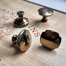 4 anciens boutons de commode