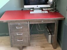 bureau ancien Strafor