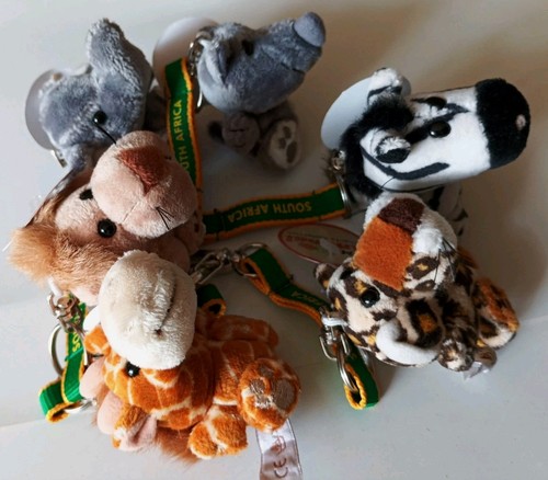 Lot peluches porte - 6,