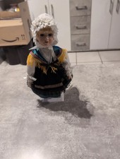 Poupée de collection en