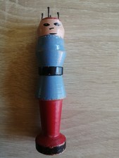 Tricotin ancien en bois peint