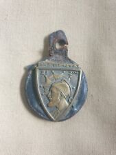 COMBINAISON  DE 2 INSIGNES 3 CHASSEUR D AFRIQUE ET 2 ZOUAVE TUNISIE LIBERATION.