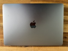 Apple MacBook Pro 13” M2
