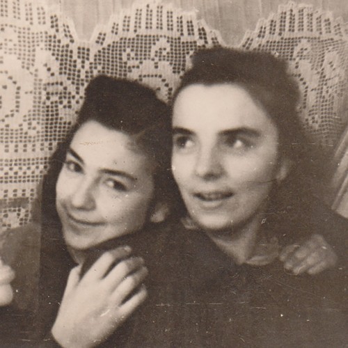 Deux belles jeunes - , femmes