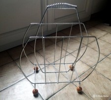 ANCIEN PORTE REVUES EN MÉTAL ARGENTÉ - VINTAGE - ANNÉES 60/70  EN TRÈS BON ETAT